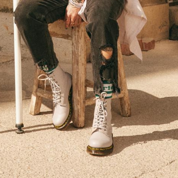 Dr. Marten Women's Pascal Virginia Leather Boots - Picture 2 of 16